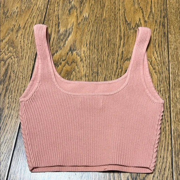 Babaton Ribbed Crop Top - Picture 2 of 4